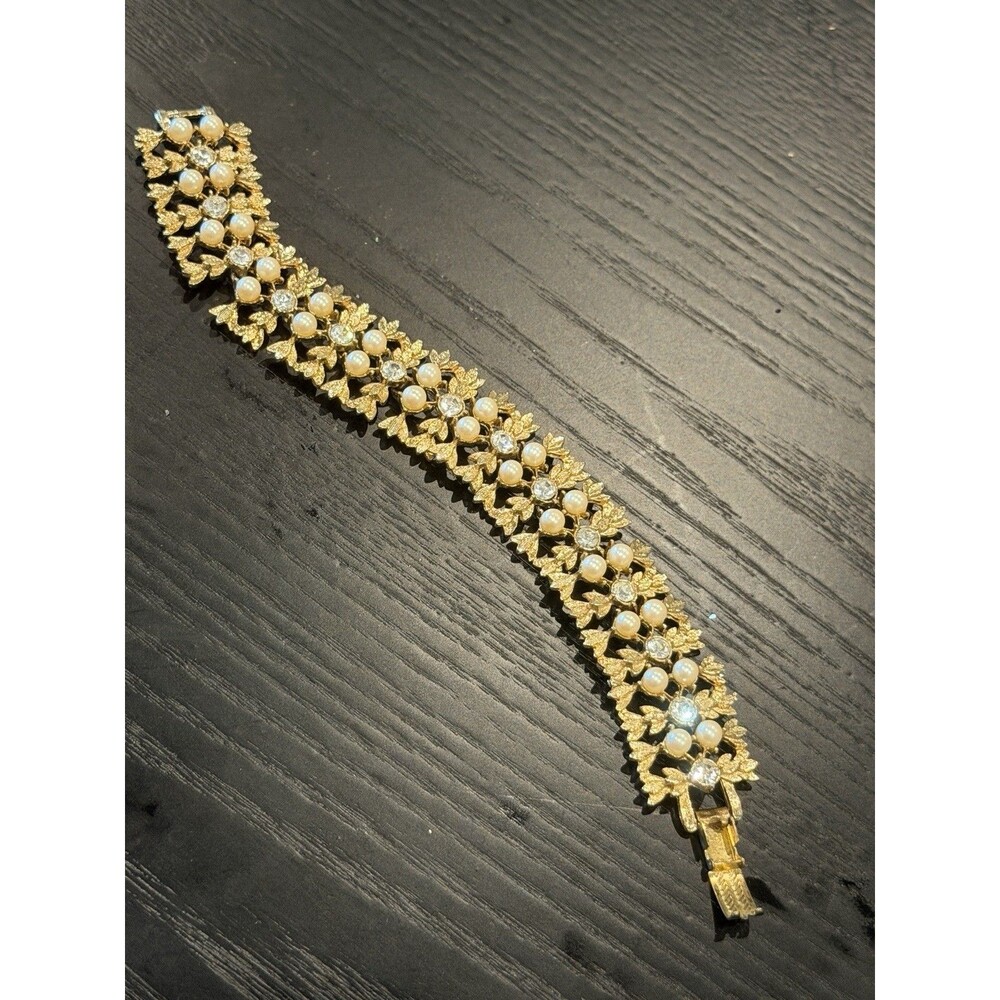 VTG Gold Tone Leaf Link Bracelet Faux Pearl Rhinestone Textured Statement 8"